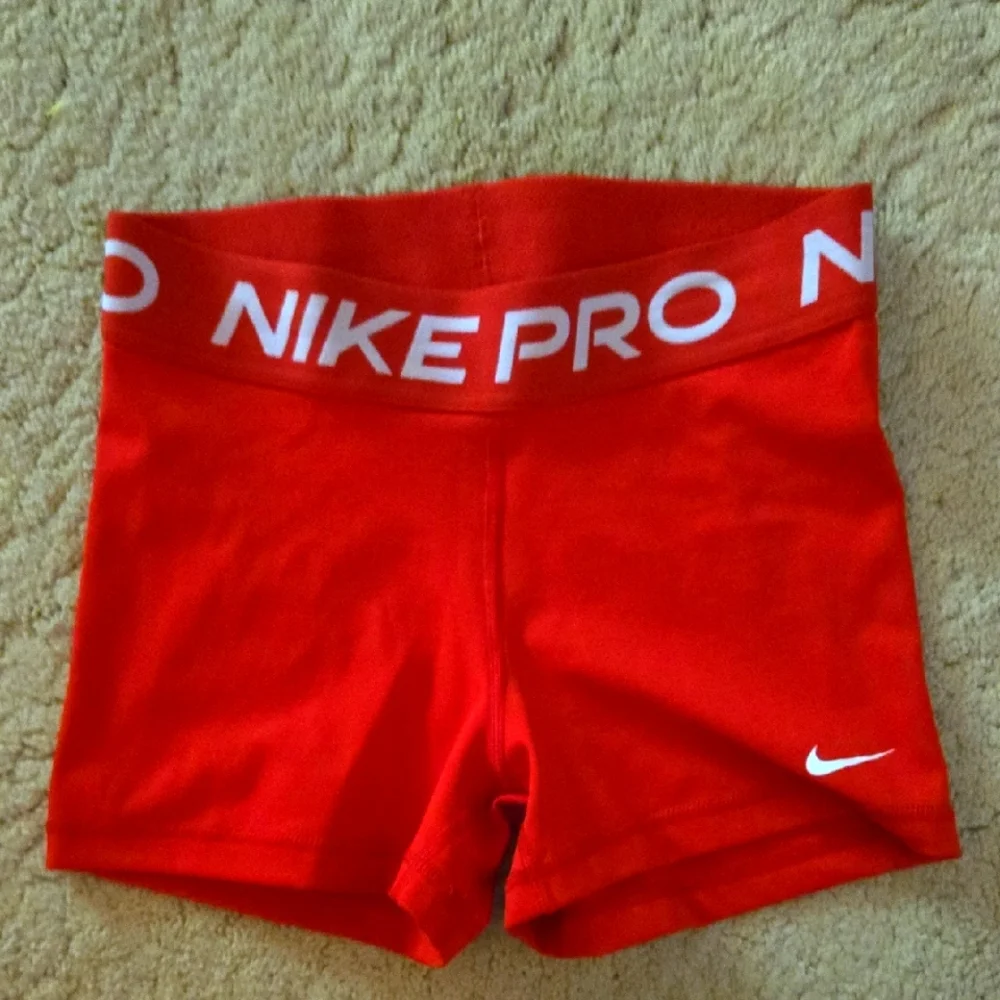 Nike Pro Shorts - Picture 1 of 4
